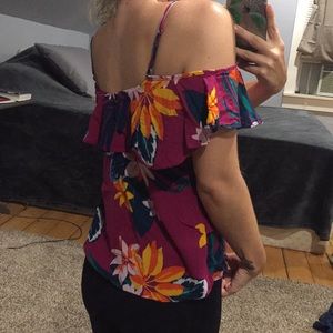 ✨Floral Cold Shoulder Top✨